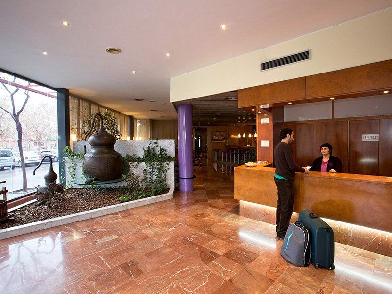 Hotel Domo Vilafranca del Penedes Exterior photo